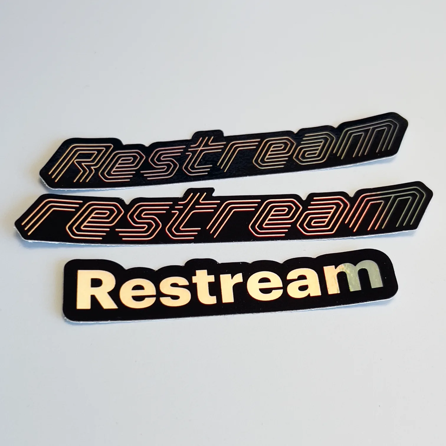 Restream. Logo lettering